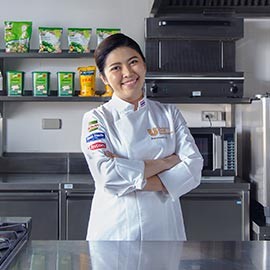 เชฟ พรพิมล ลิ้มดำเนิน